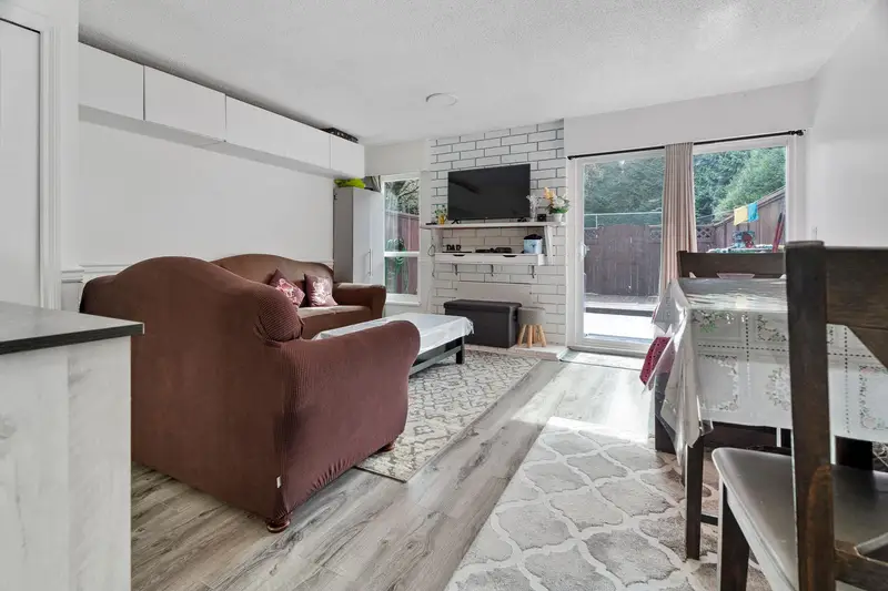 237 7447 140 STREET - photo 3 of 20