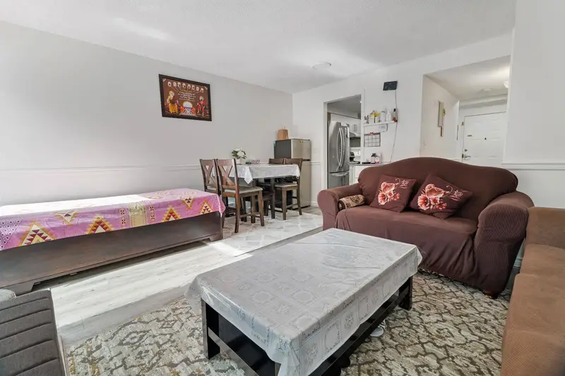 237 7447 140 STREET - photo 4 of 20