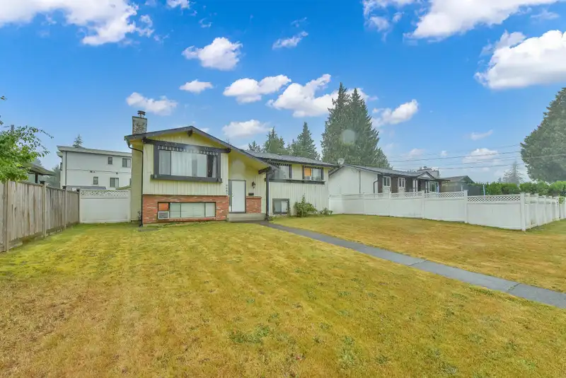 6643 132 STREET - photo 2 of 29