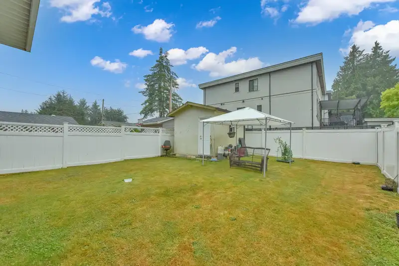 6643 132 STREET - photo 3 of 29