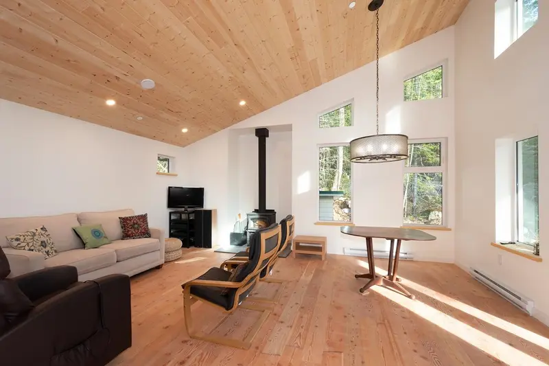 1580 EVERGREEN LANE - photo 2 of 25