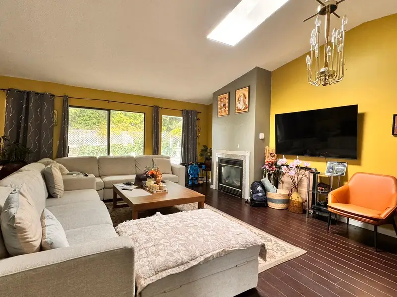 11101 CANYON CRESCENT - photo 2 of 13