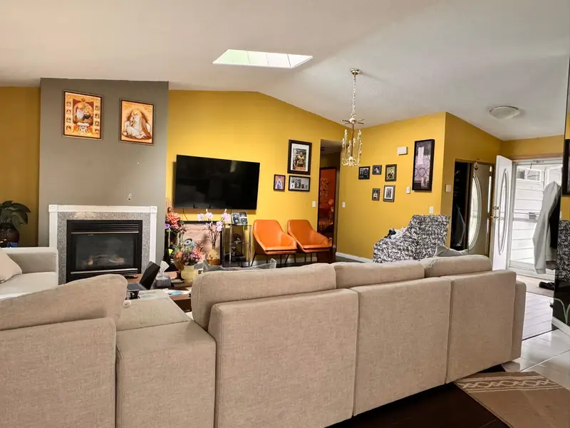 11101 CANYON CRESCENT - photo 4 of 13