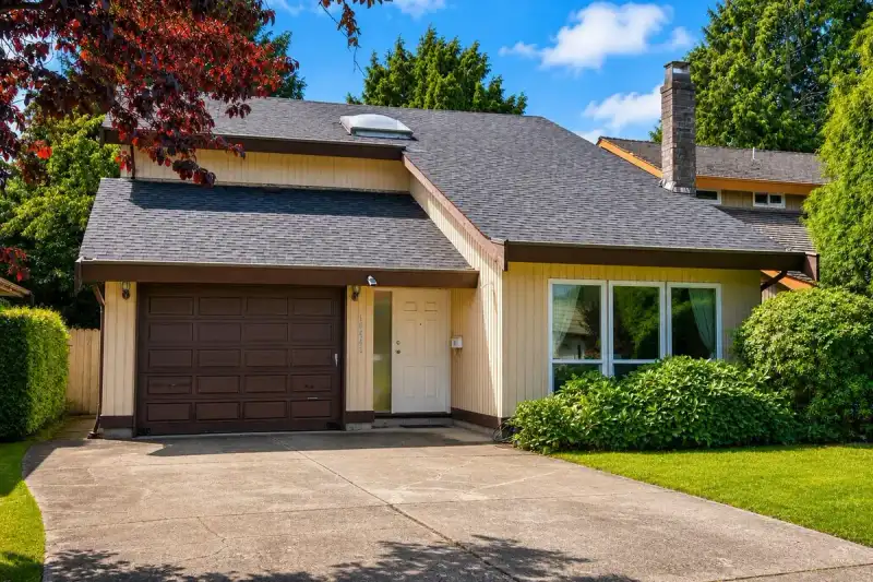 10441 HOLLYBANK DRIVE - photo 1 of 21