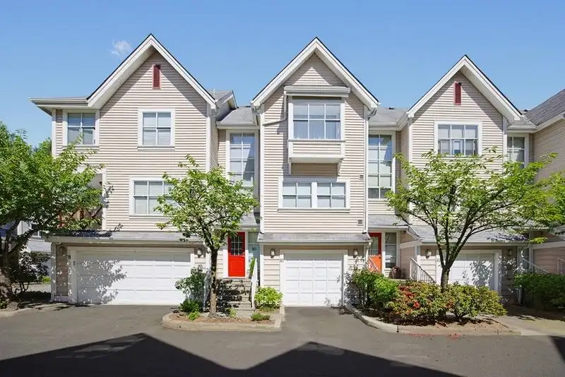 80 2450 HAWTHORNE AVENUE - photo 1 of 40