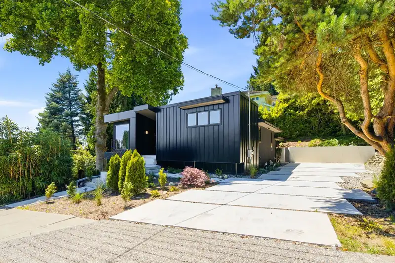 2508 NELSON AVENUE - photo 3 of 40
