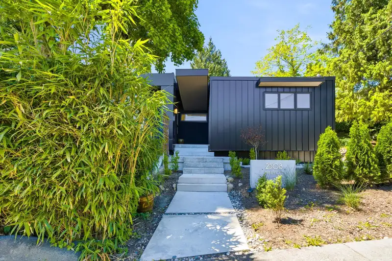 2508 NELSON AVENUE - photo 4 of 40