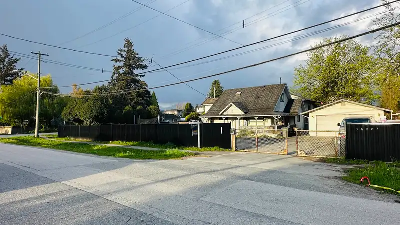 11332 124 STREET - photo 1 of 21