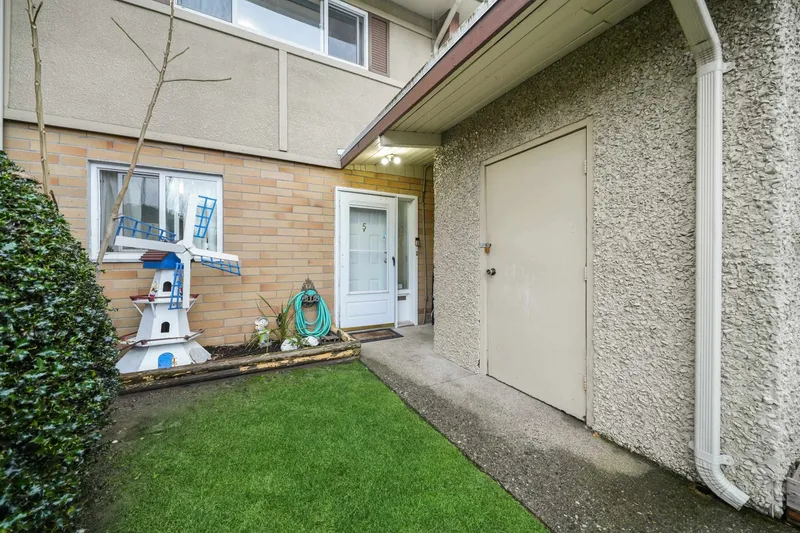 5 2048 MCCALLUM ROAD - photo 3 of 21