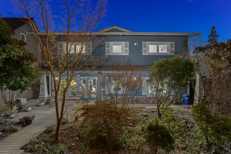 1338 HAYWOOD AVENUE - photo 3 of 40