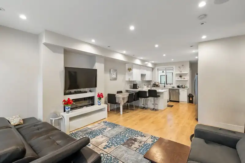 31 16511 WATSON DRIVE - photo 4 of 40