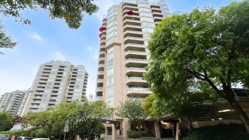 606 1045 QUAYSIDE DRIVE - photo 2 of 28