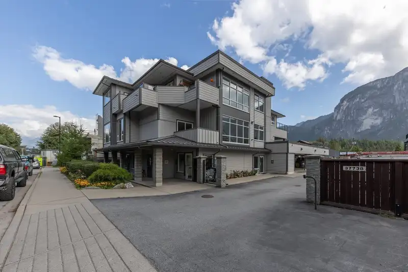 37738 THIRD AVENUE - photo 1 of 10