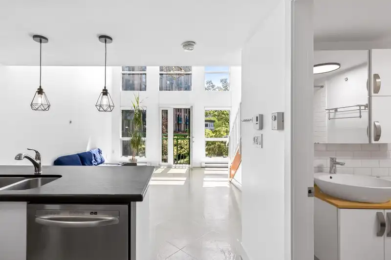 309 1 E CORDOVA STREET - photo 3 of 38