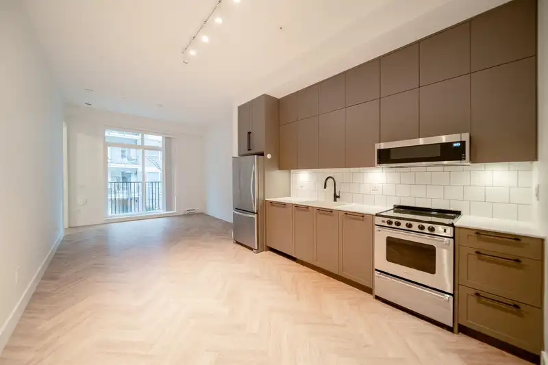 209 13933 105 BOULEVARD - photo 2 of 29