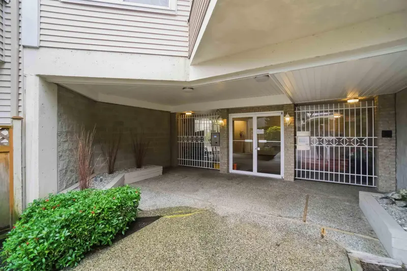 309 450 BROMLEY STREET - photo 3 of 25