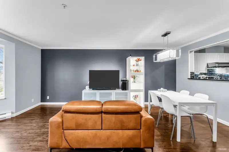 409 15268 105 AVENUE - photo 3 of 29