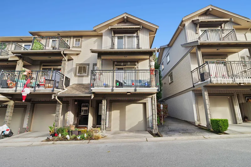 40 20326 68 AVENUE - photo 2 of 25