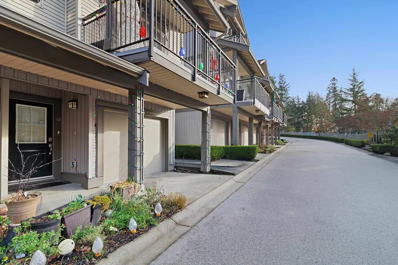 40 20326 68 AVENUE - photo 3 of 25