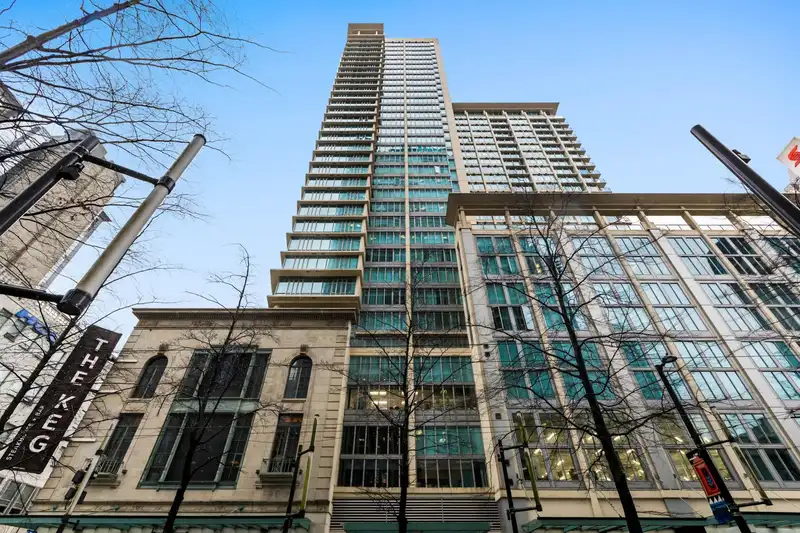 409 610 GRANVILLE STREET - photo 2 of 32