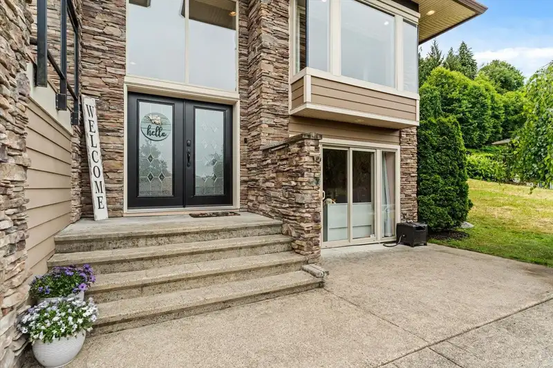204 51075 FALLS COURT - photo 3 of 40