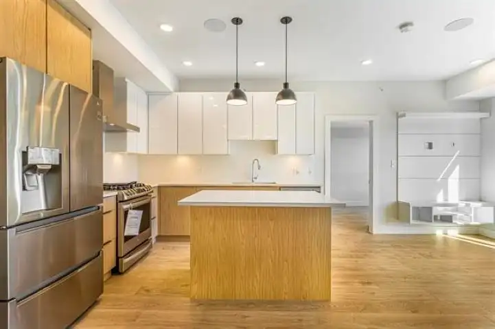 311 14818 60 AVENUE - photo 2 of 4