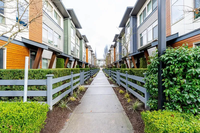 151 8473 163 STREET - photo 2 of 25