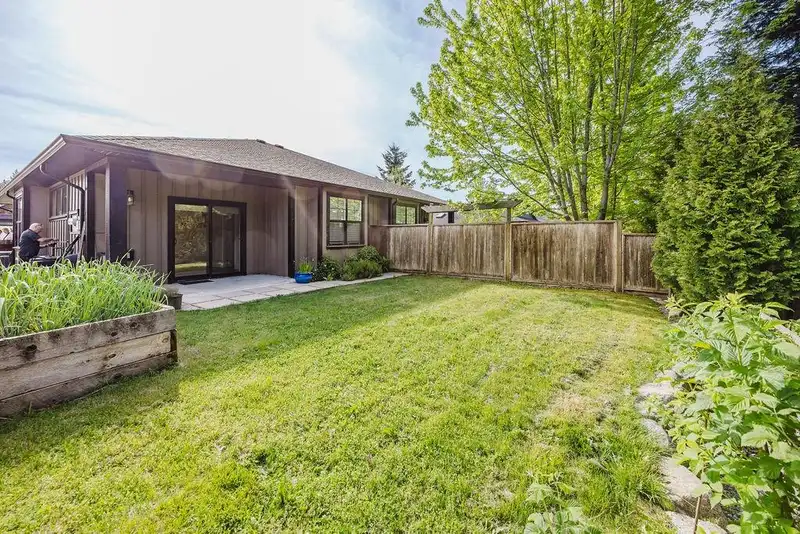 757 GERUSSI LANE - photo 2 of 38
