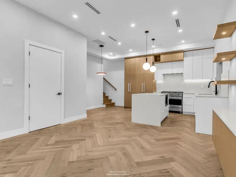1 3118 WINDSOR STREET - photo 4 of 38