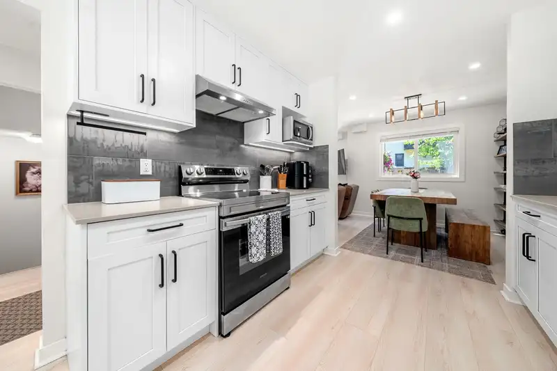 1206 PREMIER STREET - photo 2 of 35