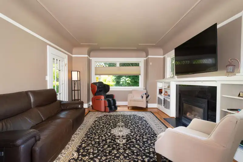 3908 BLENHEIM STREET - photo 3 of 40