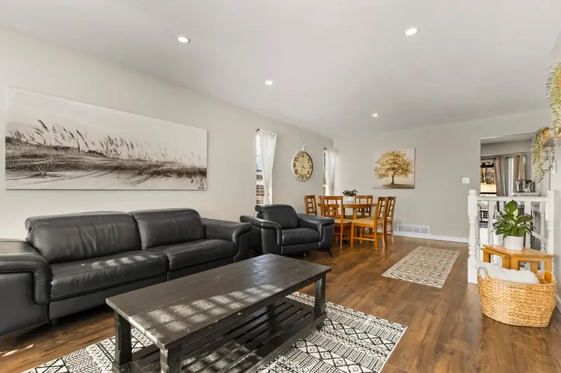 50977 NEVIN ROAD - photo 4 of 25