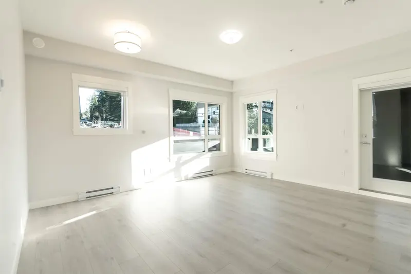 217 33886 PINE STREET - photo 2 of 25