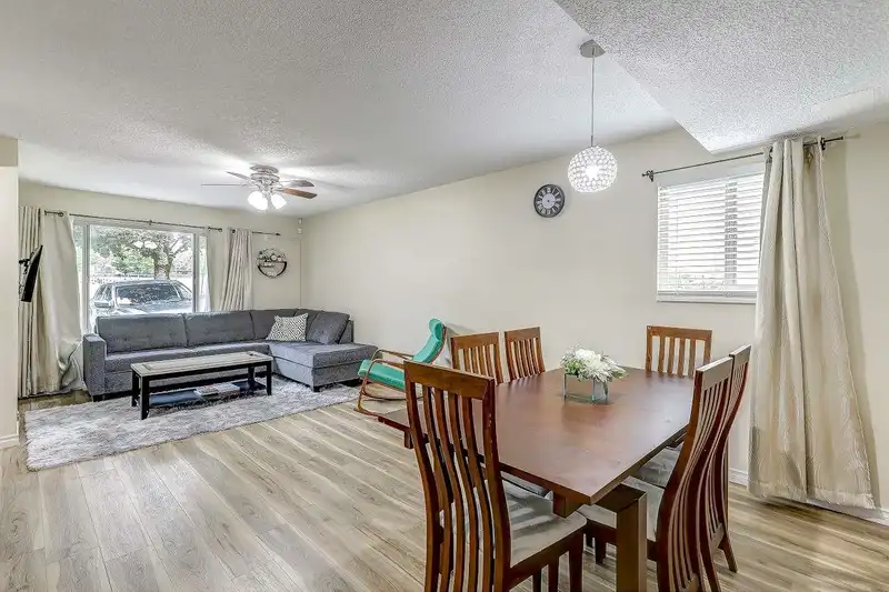 6928 134 STREET - photo 2 of 19