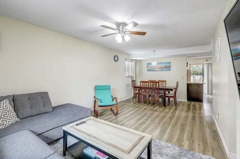 6928 134 STREET - photo 4 of 19