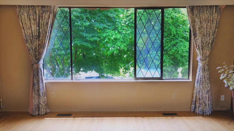 6391 NADINE CRESCENT - photo 4 of 17