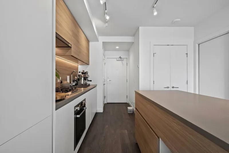 2601 652 WHITING WAY - photo 2 of 25