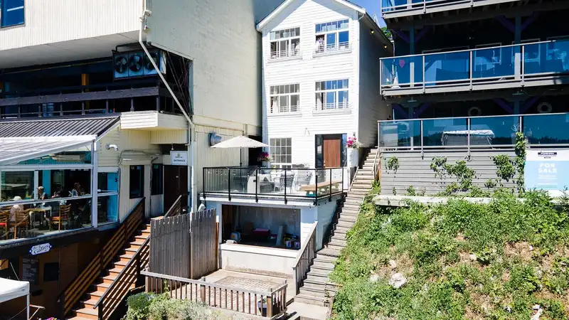 416 MARINE DRIVE - photo 3 of 38