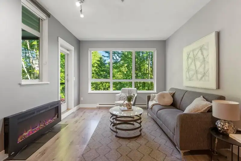 302 15988 26TH AVENUE - photo 3 of 38