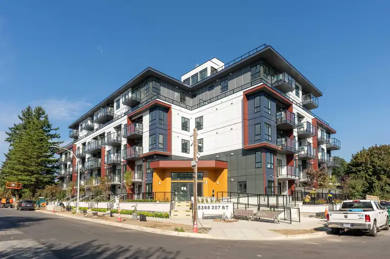 604 5398 207 STREET - photo 1 of 6