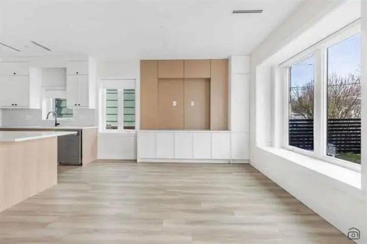 718 E 62ND AVENUE - photo 2 of 17