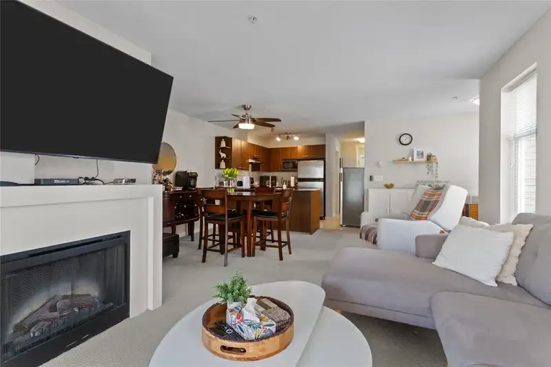 204 4728 BRENTWOOD DRIVE - photo 3 of 20