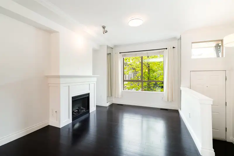 98 100 KLAHANIE DRIVE - photo 2 of 40