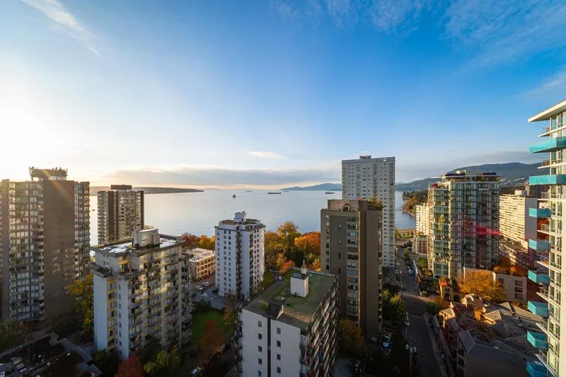 2004 1251 CARDERO STREET - photo 2 of 25