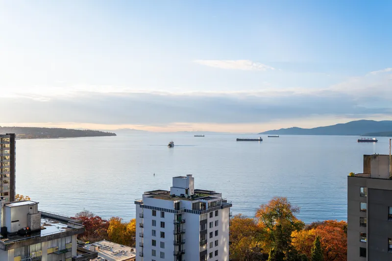 2004 1251 CARDERO STREET - photo 3 of 25