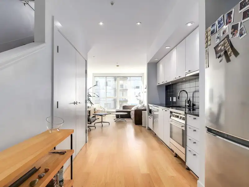 312 557 E CORDOVA STREET - photo 2 of 22