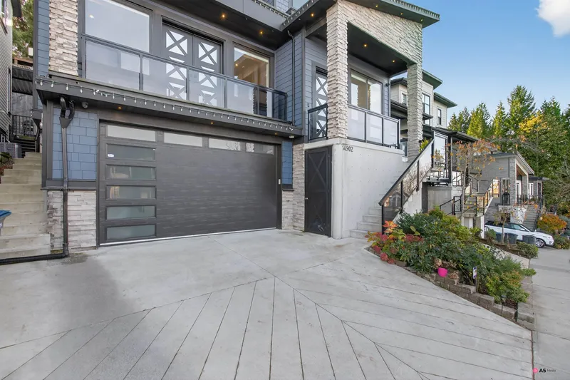 14902 35A AVENUE - photo 3 of 25