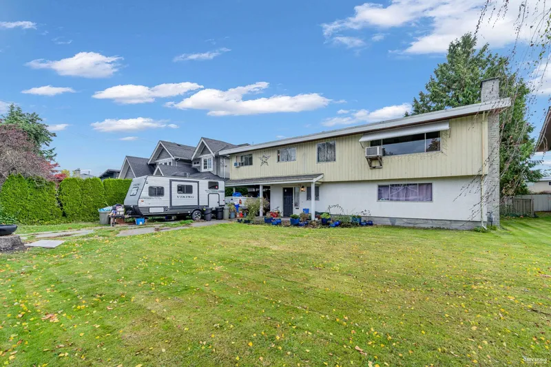 5018 57 STREET - photo 2 of 25