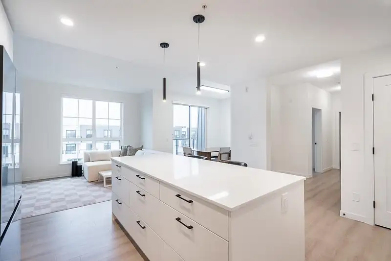 B607 20078 85 AVENUE - photo 1 of 35
