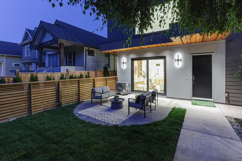 1 944 E 13 AVENUE - photo 2 of 19